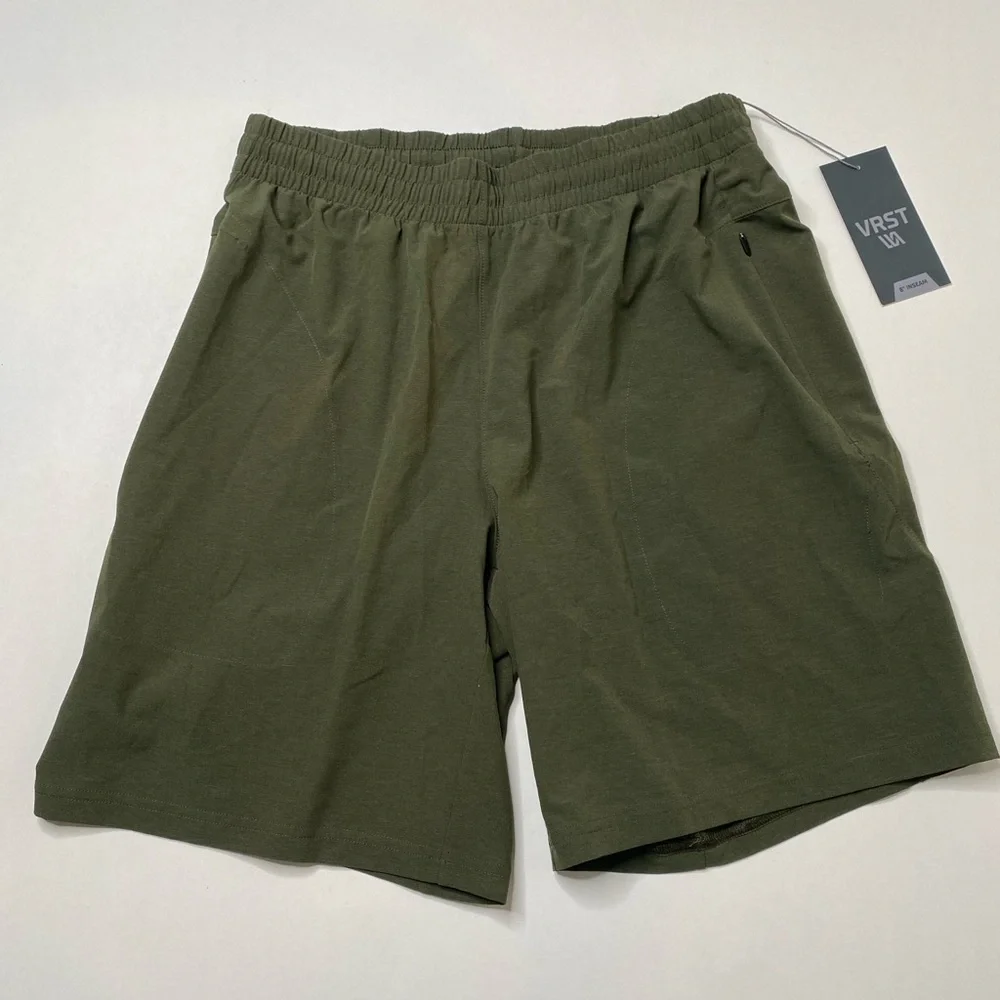 VRST Men's 8” green shorts SIZE small men NWT